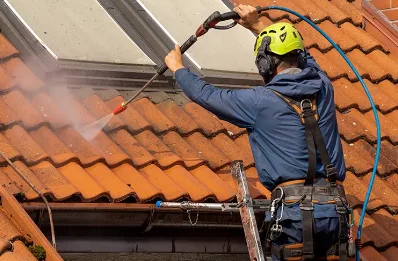 Démoussage et hydrofuge de toiture à Hardricourt